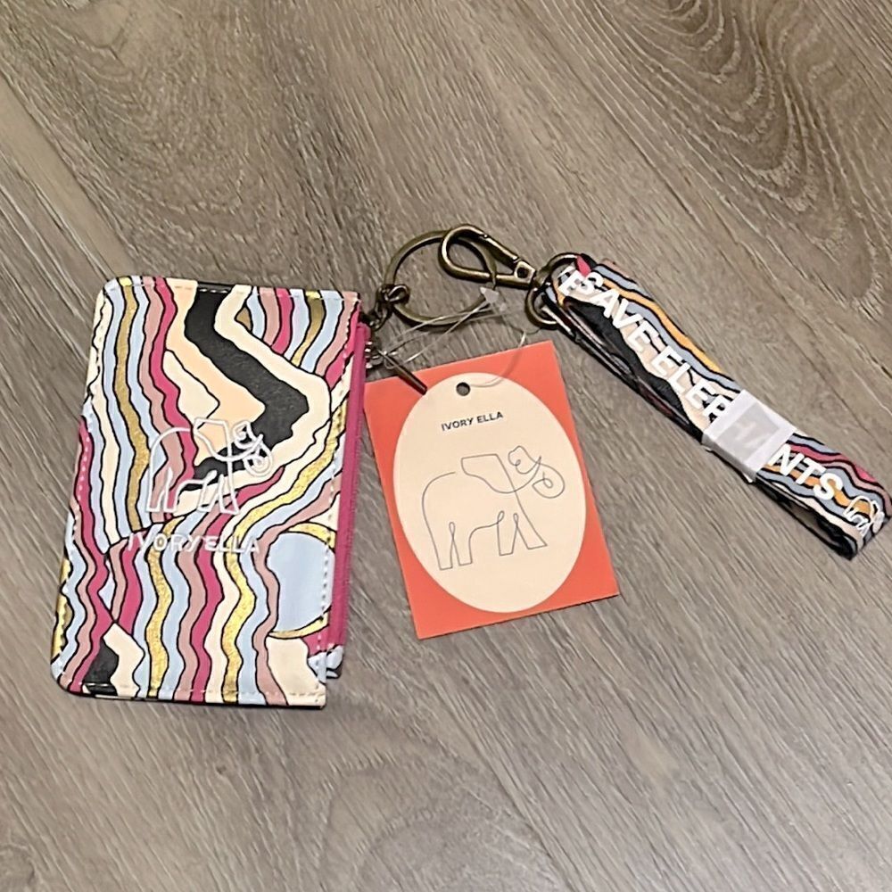 NWT IVORY ELLA 19” Summit Lanyard